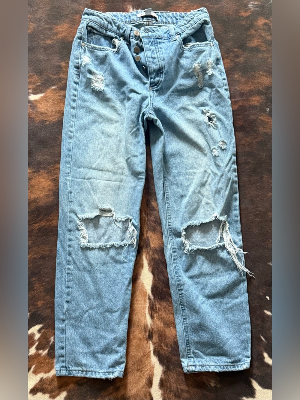 Womenʼs Straight Leg Distressed Jeans - Light Blue